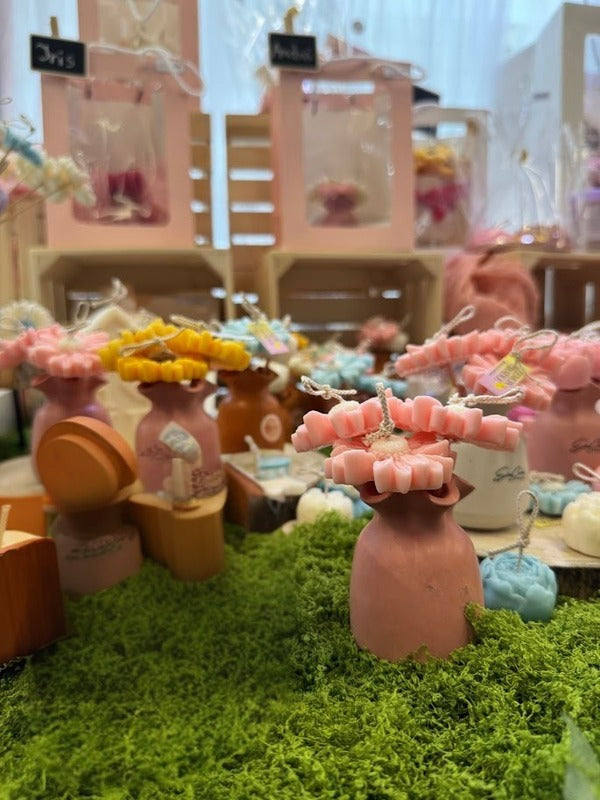 🌸 Vaze Florale Handmade din Beton cu Flori din Ceară