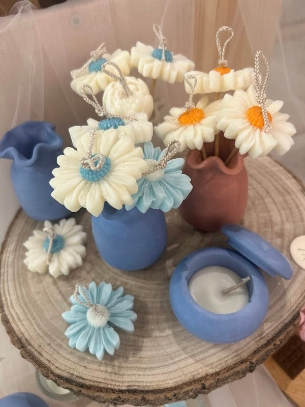 🌸 Vaze Florale Handmade din Beton cu Flori din Ceară