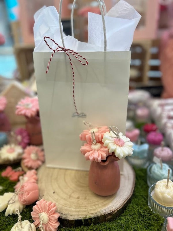 🌸 Vaze Florale Handmade din Beton cu Flori din Ceară