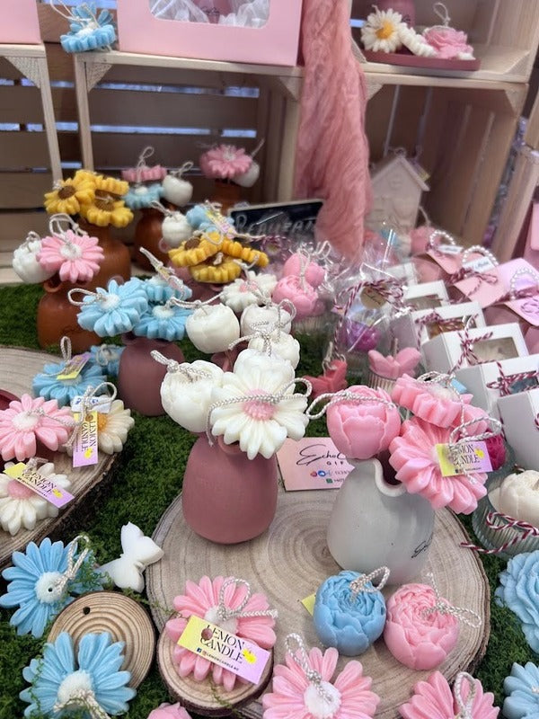 🌸 Vaze Florale Handmade din Beton cu Flori din Ceară